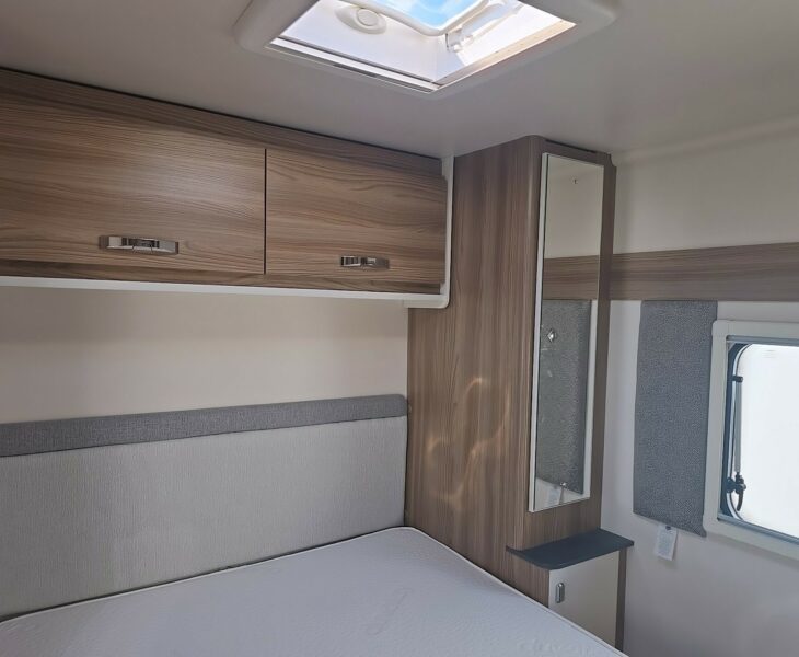 2022 SWIFT FINESSE BEDROOM