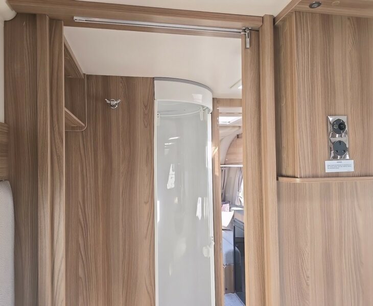 2022 SWIFT FINESSE BEDROOM