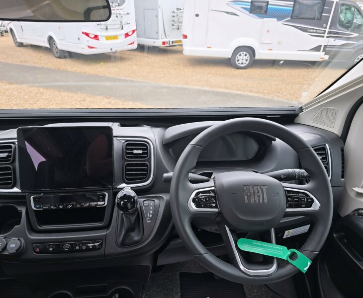 2025 CARRERA 194 CAB