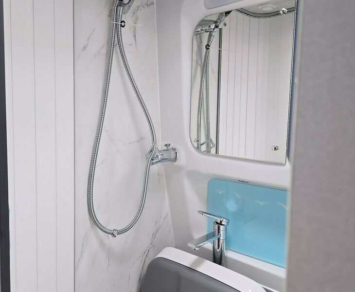 2025 CARRERA 194 SHOWER