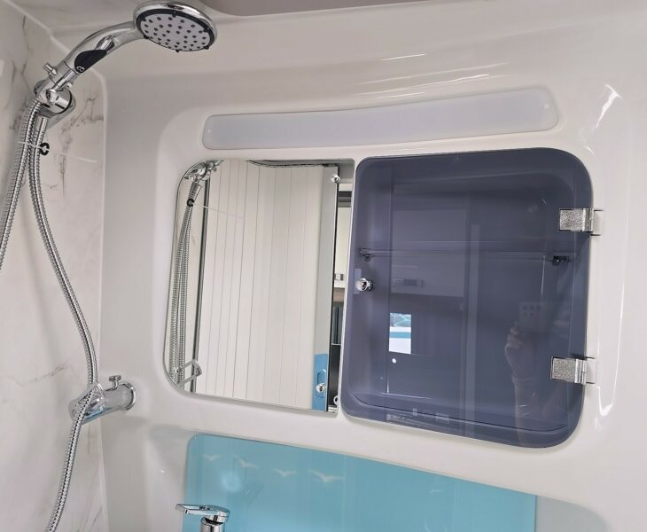 2025 CARRERA 194 WASHROOM