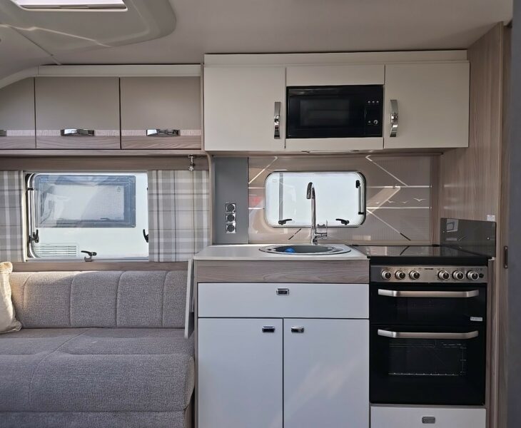 2023 SWIFT CHALLENGER 580 GRANDE ENTRANCE