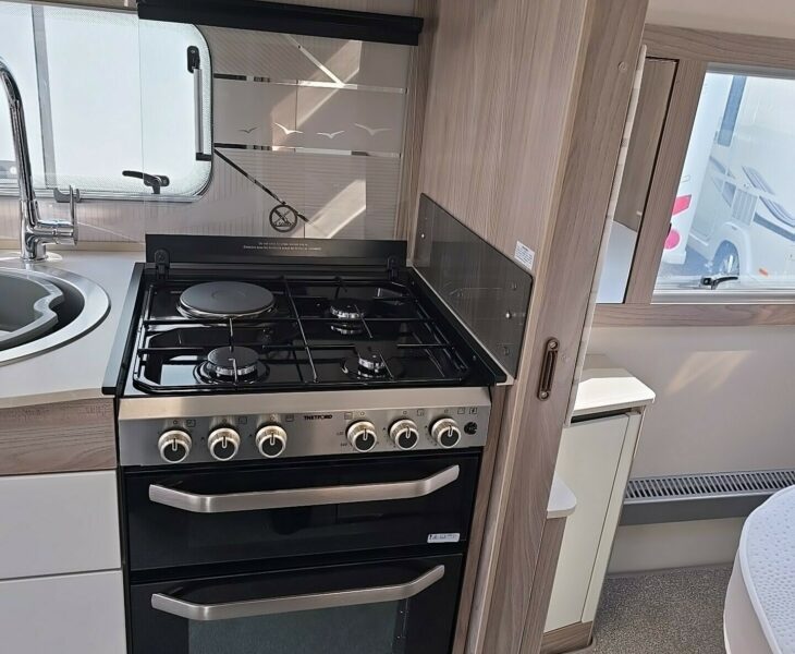 2023 SWIFT CHALLENGER 580 GRANDE OVEN