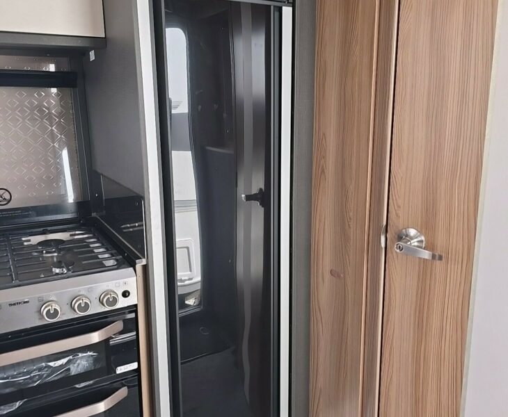 2022 BESSACARR BY DESIGN 495 FRIDGE