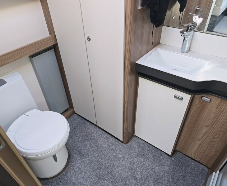 2022 BESSACARR BY DESIGN 495 WASHROOM