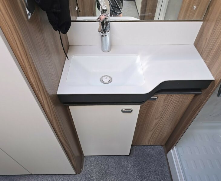 2022 BESSACARR BY DESIGN 495 WASHROOM