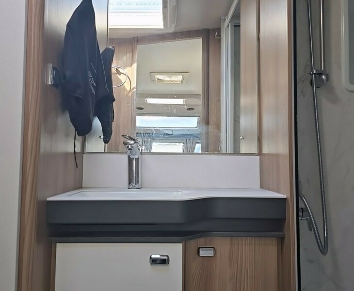 2022 BESSACARR BY DESIGN 495 WASHROOM