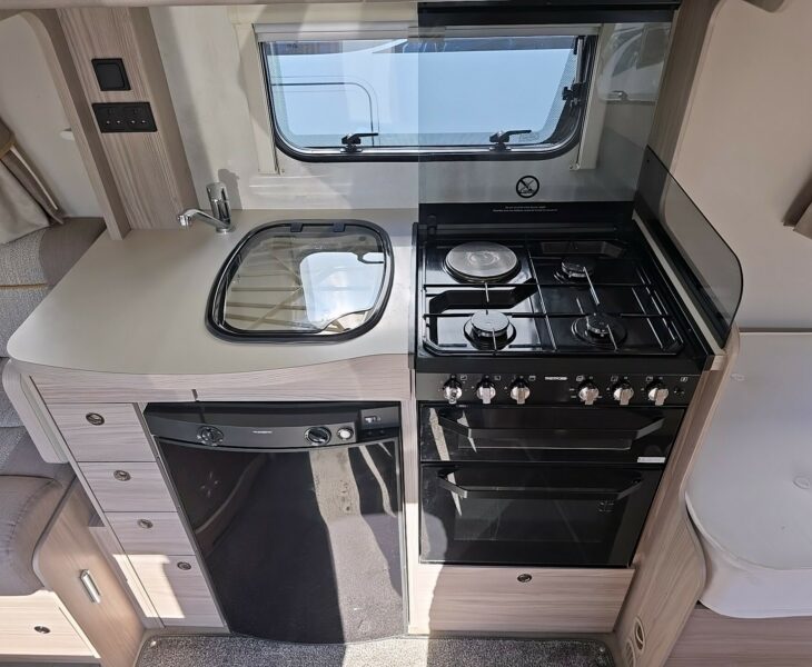 2020 ELDDIS AUTOQUEST EVOLUTION 185 KITCHEN