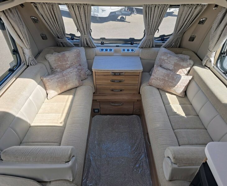 2018 BESSACARR 580 CAMEO SEATING
