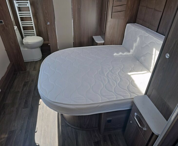 2022 COACHMAN LASER XCEL  BED