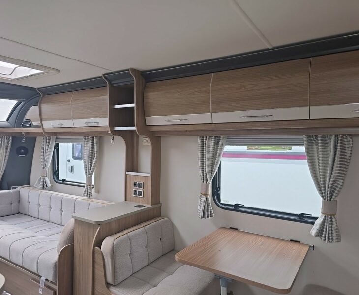 2018 COACHMAN VIP 520 VIEW