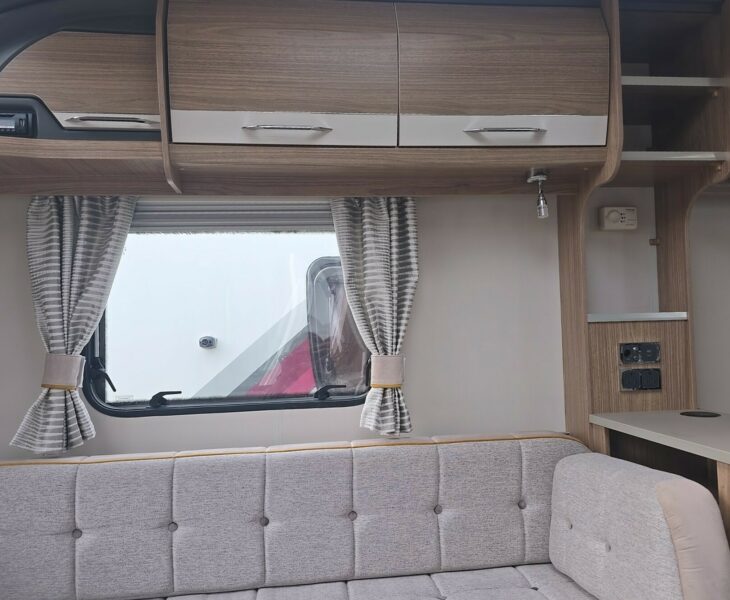 2018 COACHMAN VIP 520 VIEW