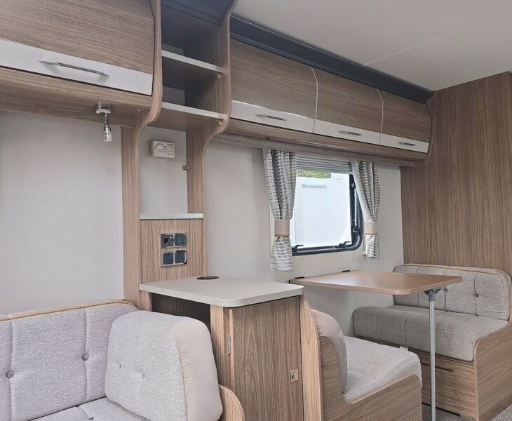 2018 COACHMAN VIP 520 VIEW