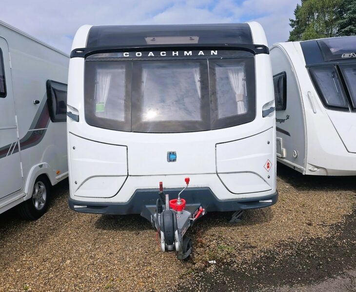 2018 COACHMAN VIP 520 FRONT