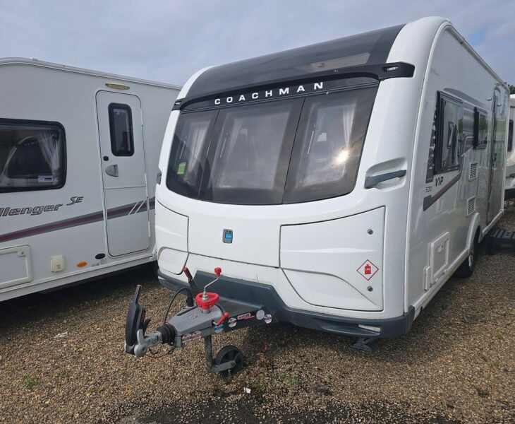 2018 COACHMAN VIP 520 FRONT N/S
