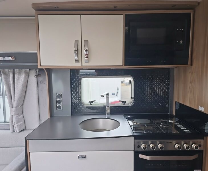 2022 BESSACARR BY DESIGN 835 MICROWAVE