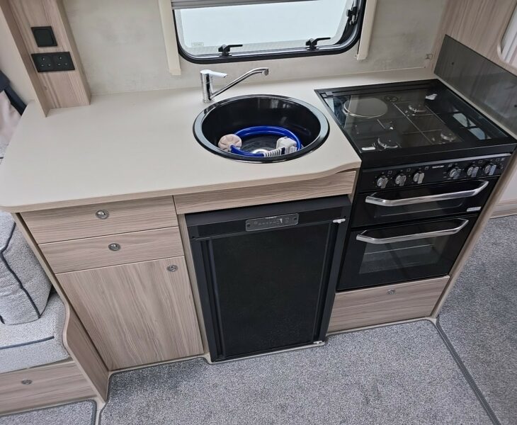 2022 ELDDIS CHATSWORTH 554 KITCHEN