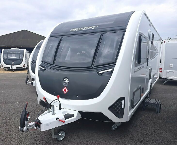 2026 SWIFT CONQUEROR 580 FRONT N/S