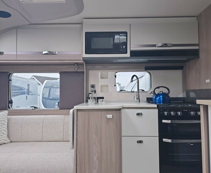 2026 SWIFT CONQUEROR 580 ENTRANCE