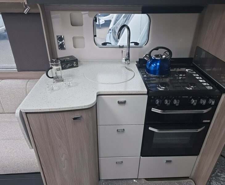 2026 SWIFT CONQUEROR 580 KITCHEN