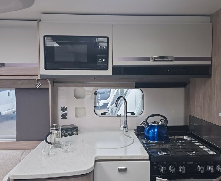 2026 SWIFT CONQUEROR 580 MICROWAVE