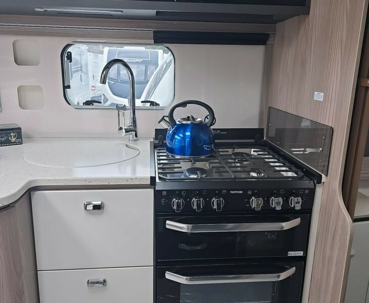 2026 SWIFT CONQUEROR 580 OVEN