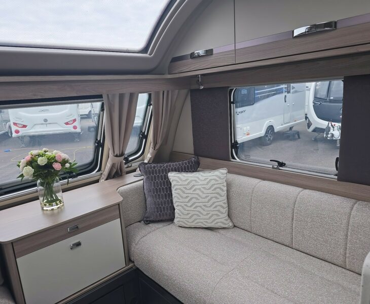 2026 SWIFT CONQUEROR 580 LOUNGE VIEW