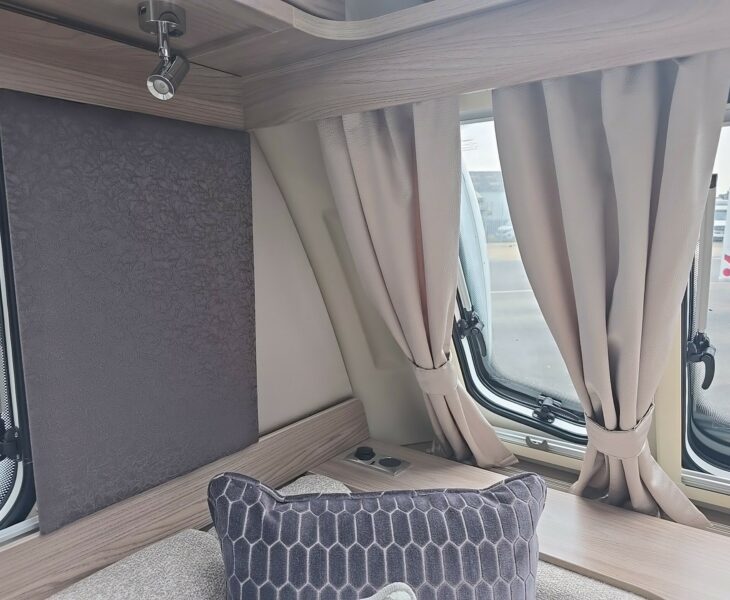 2026 SWIFT CONQUEROR 580 CURTAINS