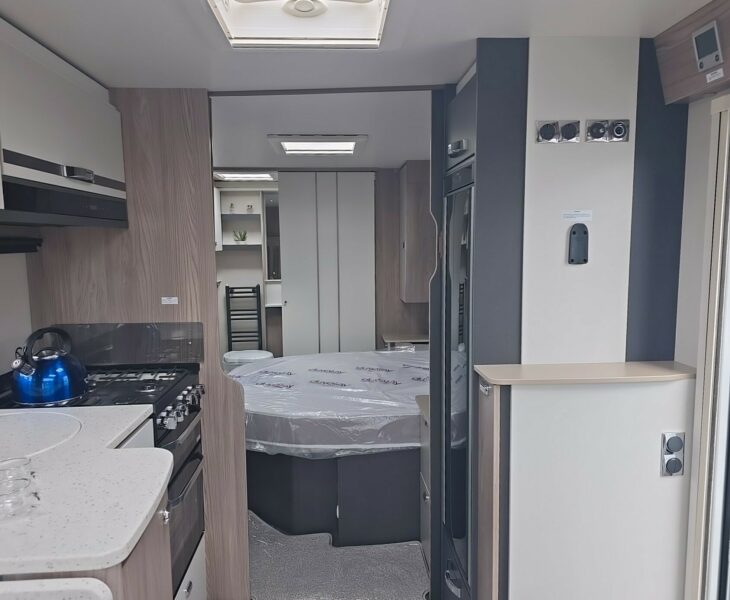 2026 SWIFT CONQUEROR 580 FRONT TO REAR VIEW