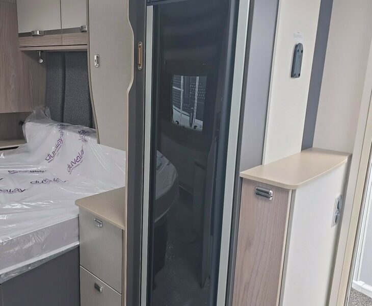 2026 SWIFT CONQUEROR 580 FRIDGE
