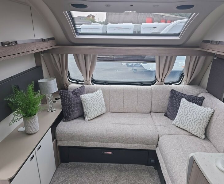 2026 CONQUEROR 560L GRANDE SEATING
