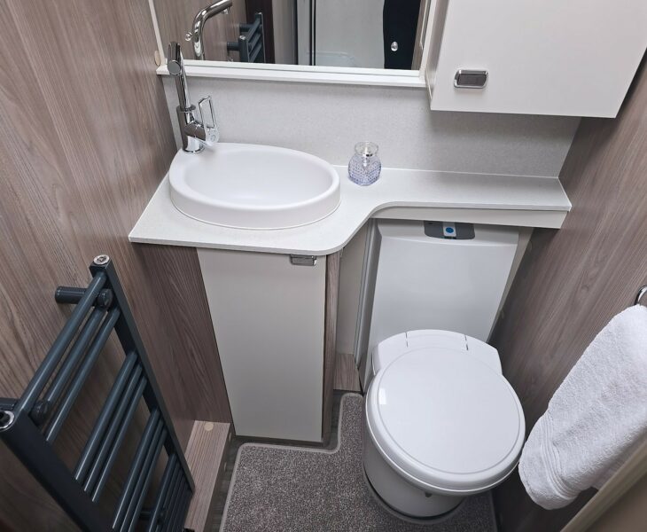 2026 CONQUEROR 560L GRANDE WASHROOM