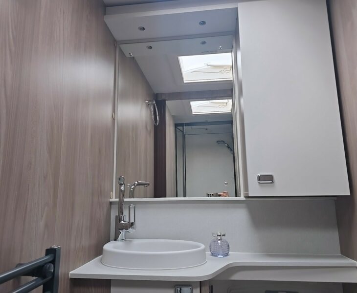 2026 CONQUEROR 560L GRANDE WASHROOM
