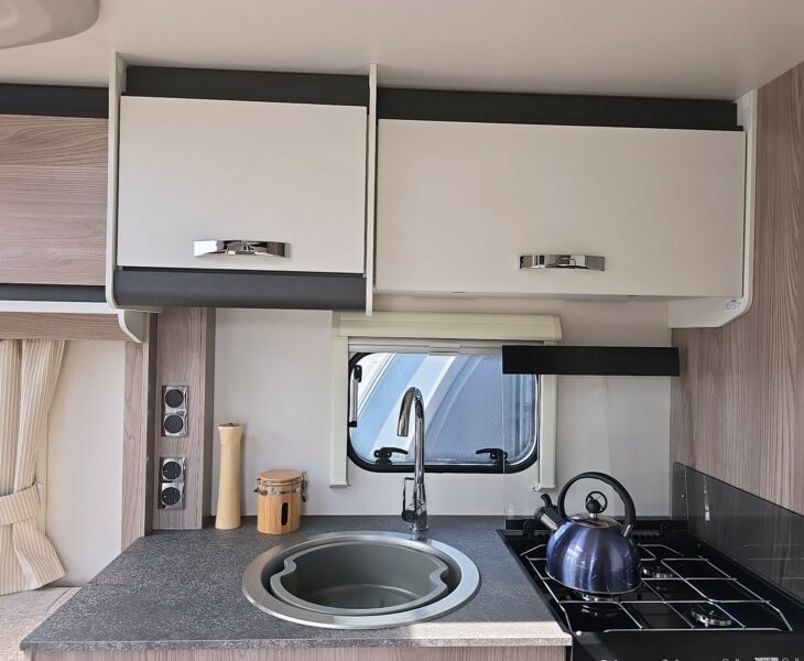 2026 SWIFT SPRITE MAJOR 4 EB KITCHEN