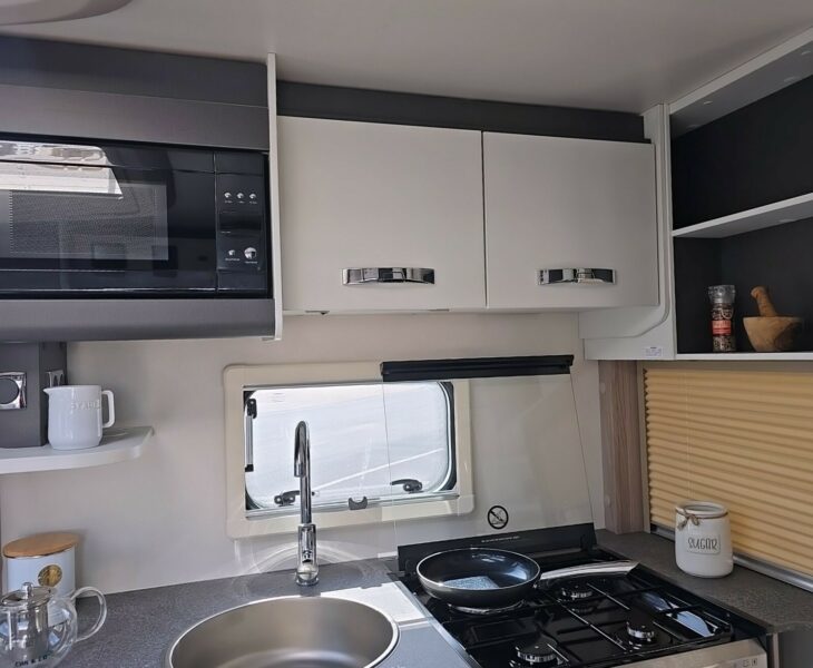 2026 SWIFT CHALLENGER 500 KITCHEN VIEW