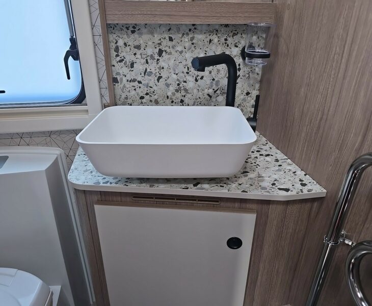 2026 COACHMAN ACADIA 545 WASHROOM
