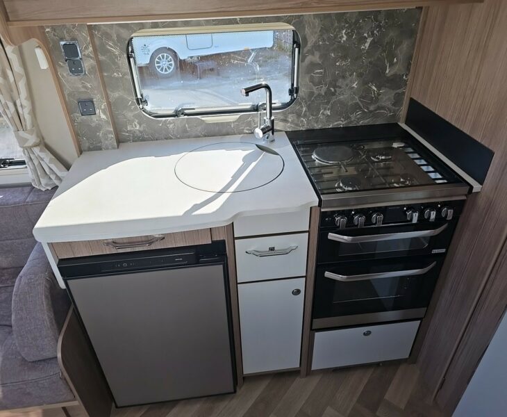 2026 COACHMAN VIP 545 KITCHEN
