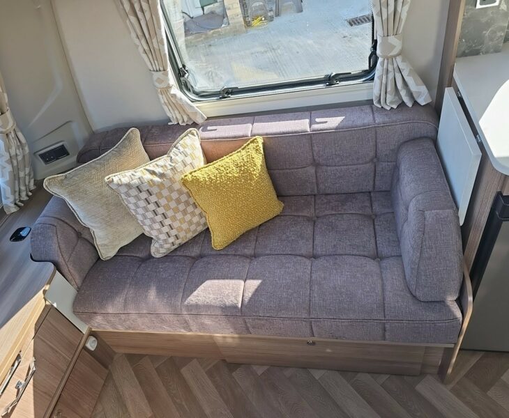2026 COACHMAN VIP 545 SEAT