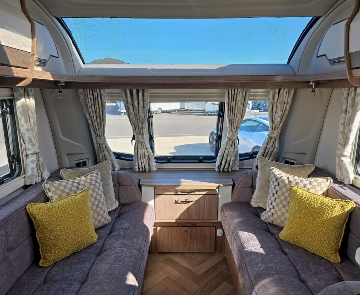 2026 COACHMAN VIP 545 LOUNGE