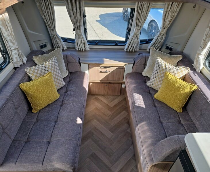 2026 COACHMAN VIP 545 SEATING