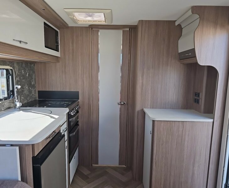 2026 COACHMAN VIP 545 IEW