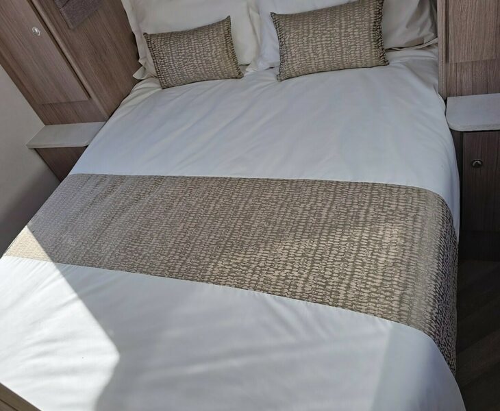 2026 COACHMAN VIP 545 BED
