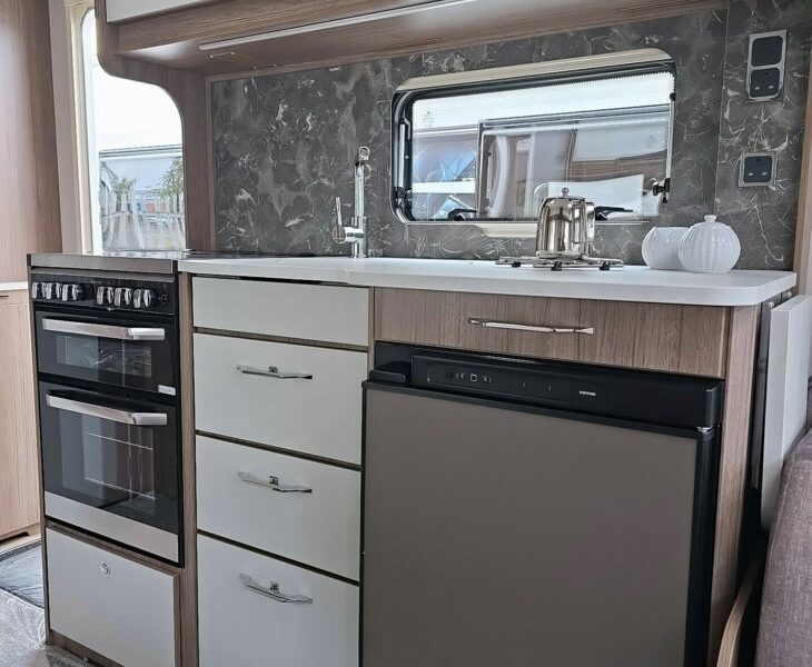 2026 COACHMAN VIP 520 KITCHEN