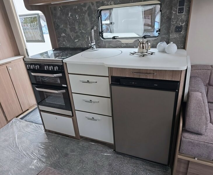 2026 COACHMAN VIP 520 KITCHEN