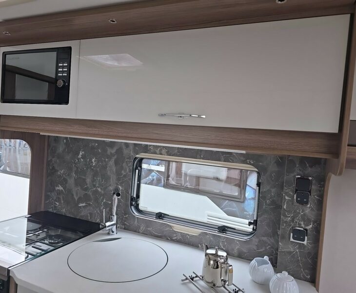 2026 COACHMAN VIP 520 KITCHEN