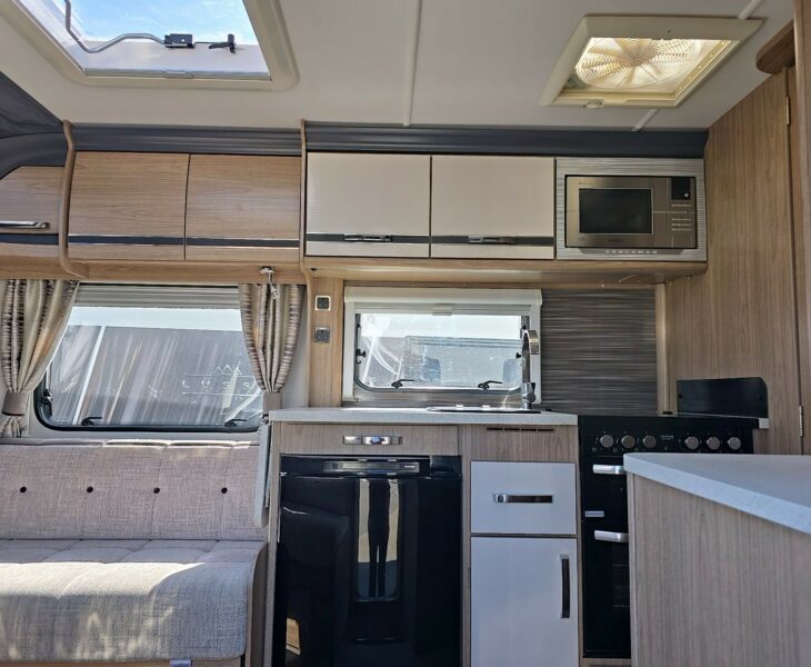 2017 COACHMAN VIP 545 ENTRANCE