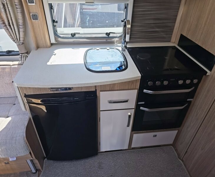 2017 COACHMAN VIP 545 KITCHEN