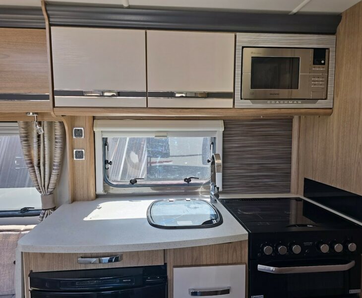 2017 COACHMAN VIP 545 KITCHEN