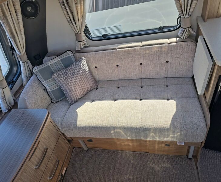 2017 COACHMAN VIP 545 SEAT