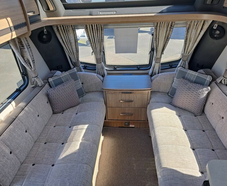 2017 COACHMAN VIP 545 SEATING